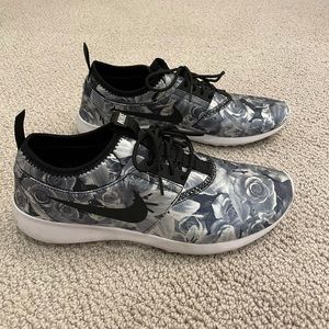 Women’s Nike tennis shoes size 10 floral